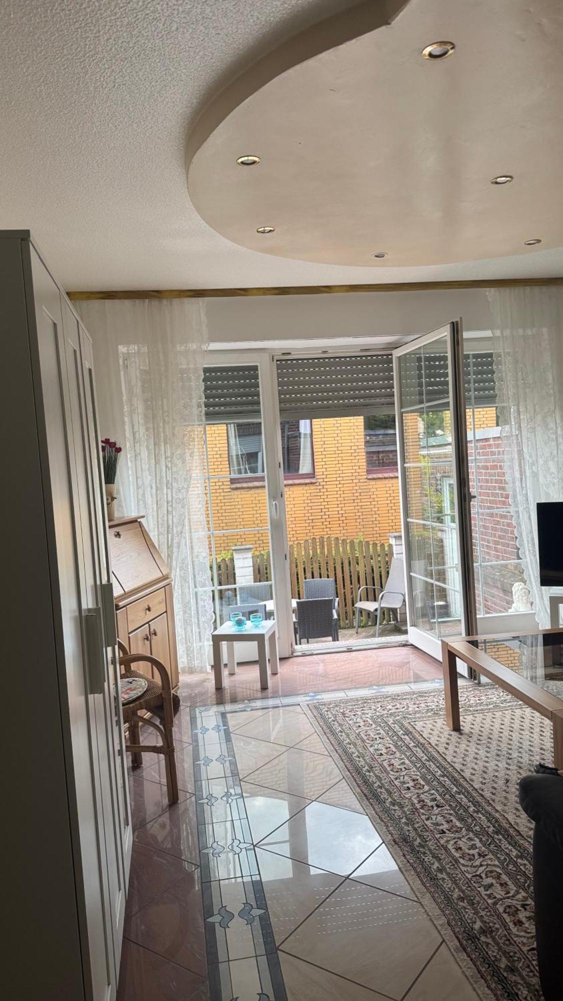 2 Mit Garten Appartement *